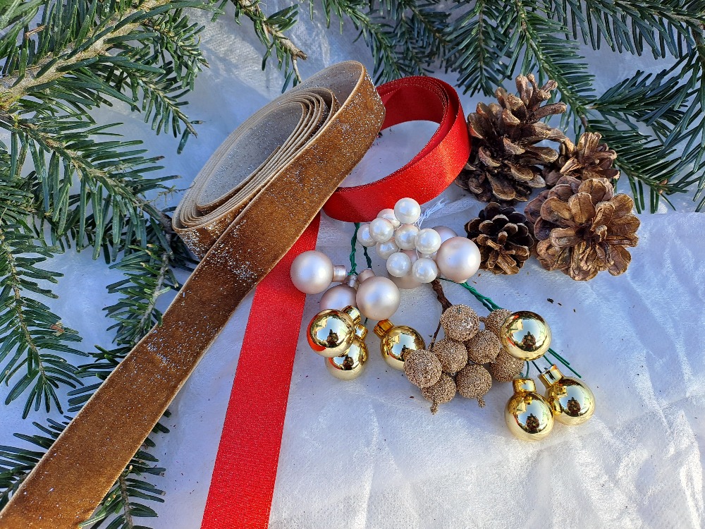 Přízdoby - červeno zlatá sada