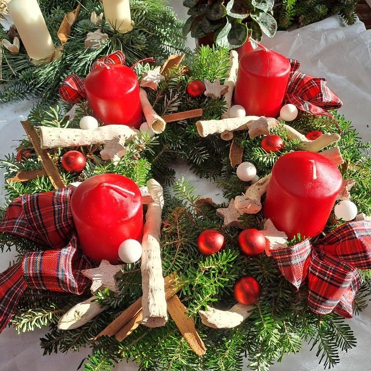 Věnec jedlový adventní 35 cm červený